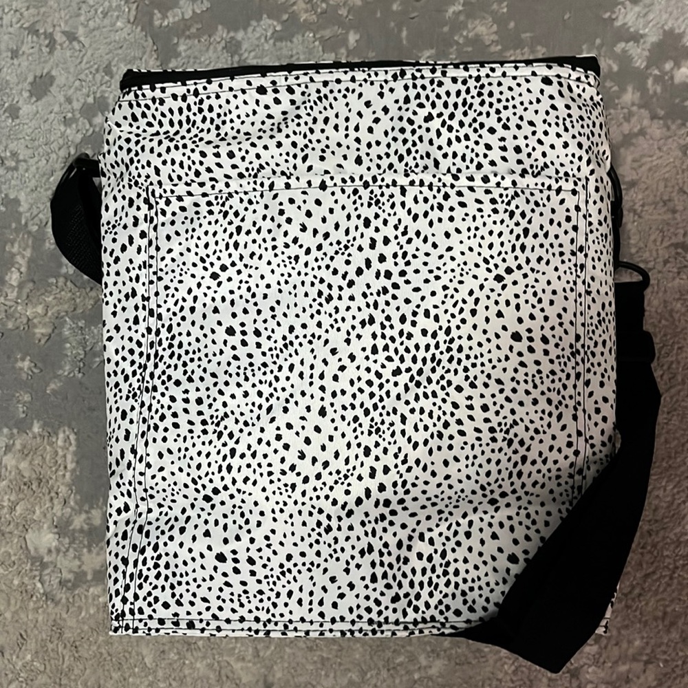 Brand new with tags picnic thermal in dainty speckles thirty one